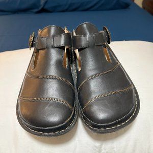 Alegria NWOT Dark Brown Clogs